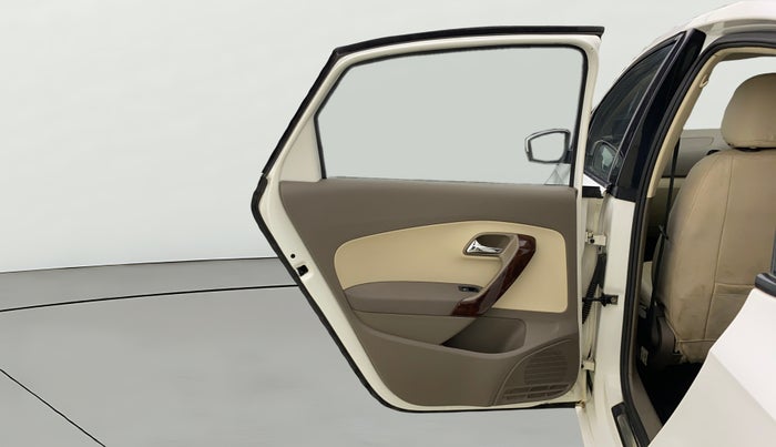 2014 Skoda Rapid AMBITION 1.6 MPI MT PLUS, Petrol, Manual, 45,837 km, LHS Rear Door