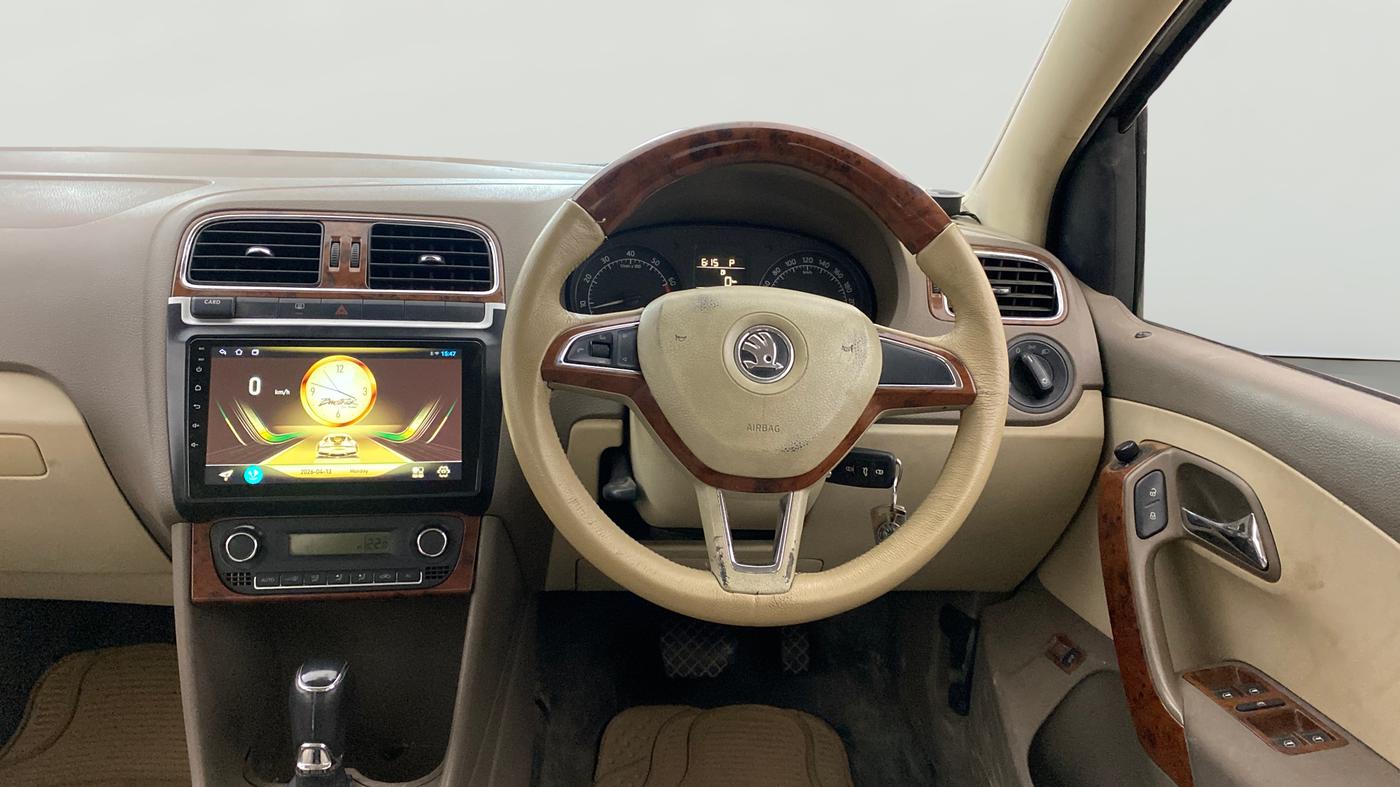 2014 Skoda Rapid ELEGANCE 1.6 MPI MT, Petrol, Manual, 80,416 km, Steering Wheel Close Up