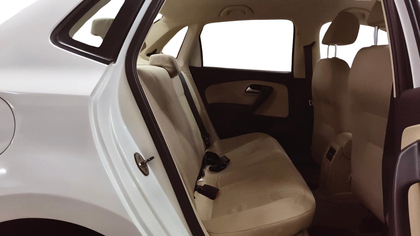 2018 Volkswagen Ameo HIGHLINE PLUS 1.0L 16 ALLOY, Petrol, Manual, 1,13,616 km, Right Side Rear Door Cabin