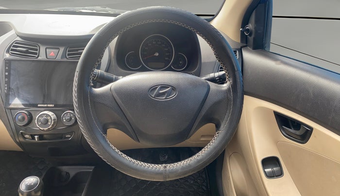 2014 Hyundai Eon MAGNA +, Petrol, Manual, 1,09,021 km, Steering Wheel Close Up