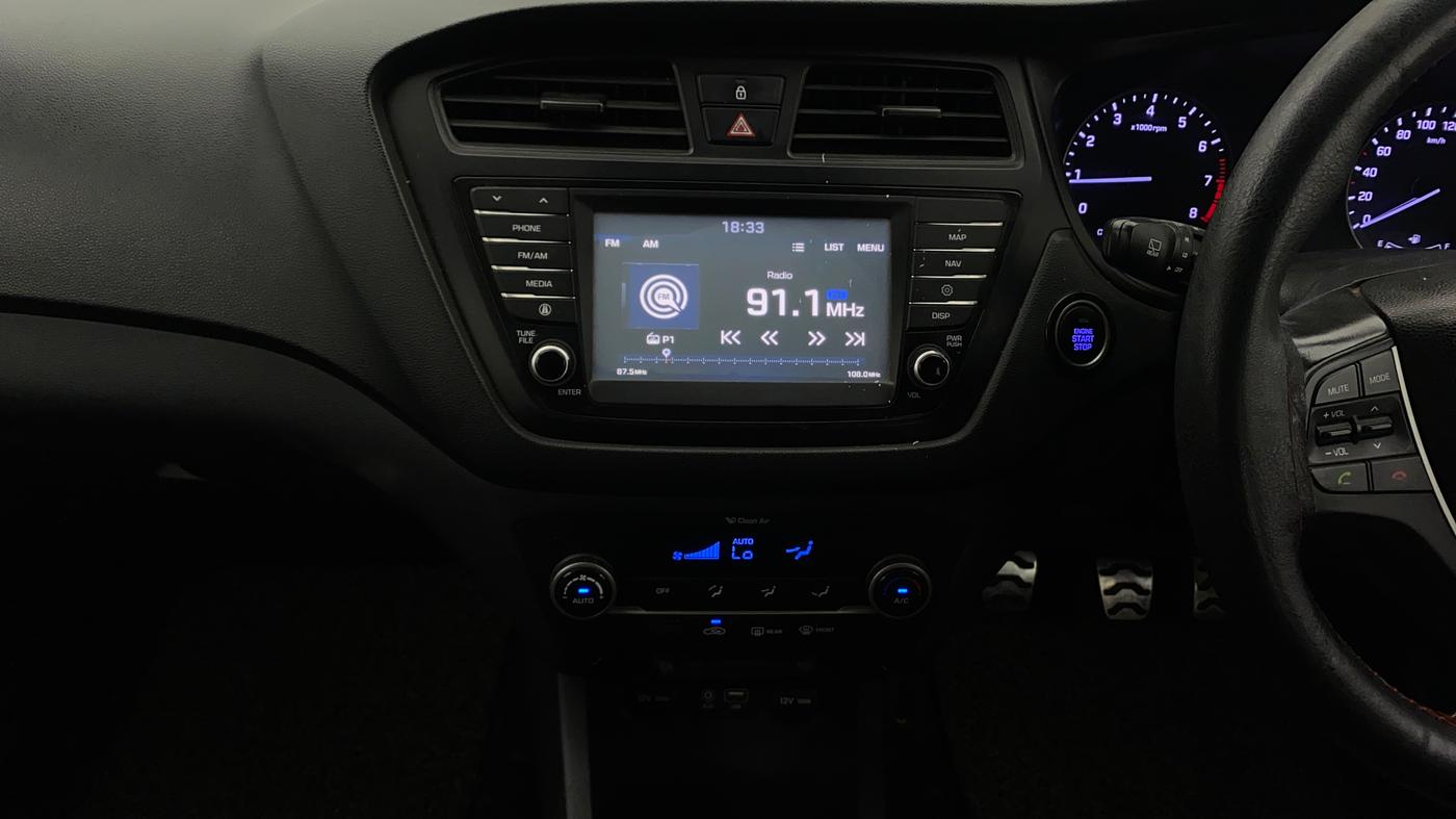 2017 Hyundai i20 Active 1.2 SX, Petrol, Manual, 77,809 km, Air Conditioner