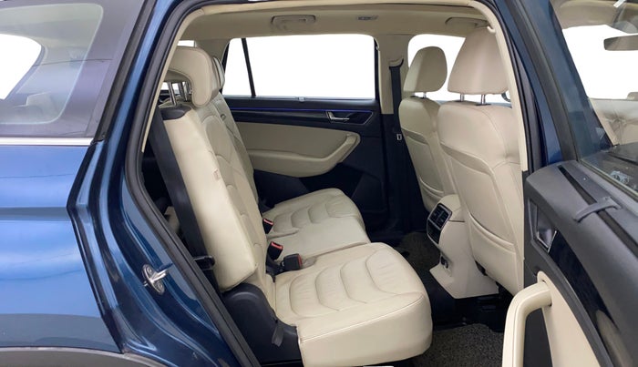 2018 Skoda Kodiaq STYLE 2.0 TDI 4X4 AT, Diesel, Automatic, 1,04,712 km, Right Side Rear Door Cabin