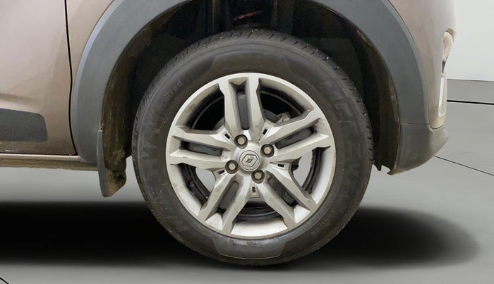 2023 Renault TRIBER RXZ AMT, Petrol, Automatic, 16,654 km, Right Front Wheel