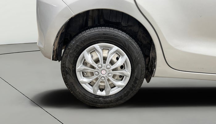 2019 Maruti Swift LXI, Petrol, Manual, 79,933 km, Right Rear Wheel