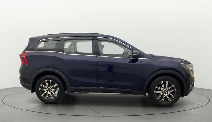 2022 Mahindra XUV700 AX 7 D MT 7 STR, Diesel, Manual, 68,571 km, Right Side View