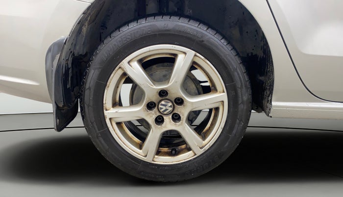 2012 Volkswagen Vento HIGHLINE DIESEL 1.6, Diesel, Manual, 1,31,890 km, Right Rear Wheel