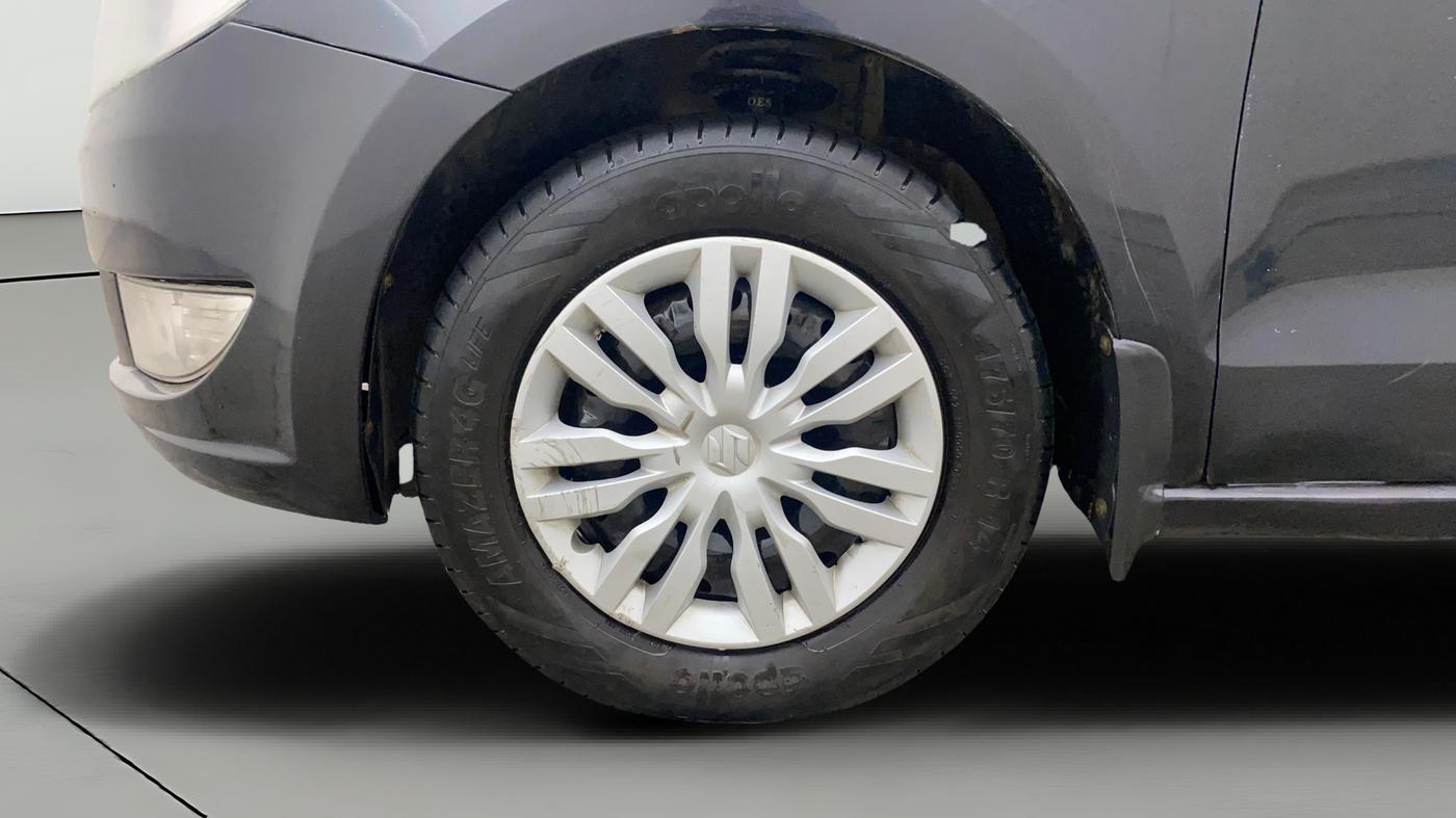 2013 Skoda Rapid AMBITION 1.6 TDI CR MT PLUS, Diesel, Manual, 92,633 km, Left Front Wheel