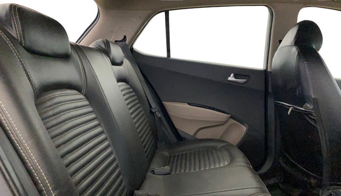 2018 Hyundai Grand i10 SPORTZ 1.2 KAPPA VTVT, CNG, Manual, 34,912 km, Right Side Rear Door Cabin