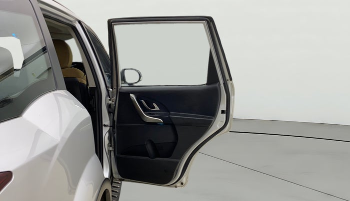 2020 Mahindra XUV500 W9 AT, Diesel, Automatic, 74,659 km, RHS Rear Door