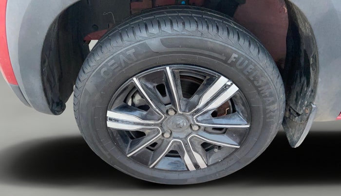 2025 Renault Kwid CLIMBER 1.0 AMT Dual Tone , Petrol, Automatic, 7,516 km, Left Front Wheel