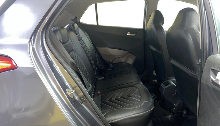 2016 Hyundai Grand i10 SPORTZ 1.1 CRDI, Diesel, Manual, 86,720 km, Right Side Rear Door Cabin