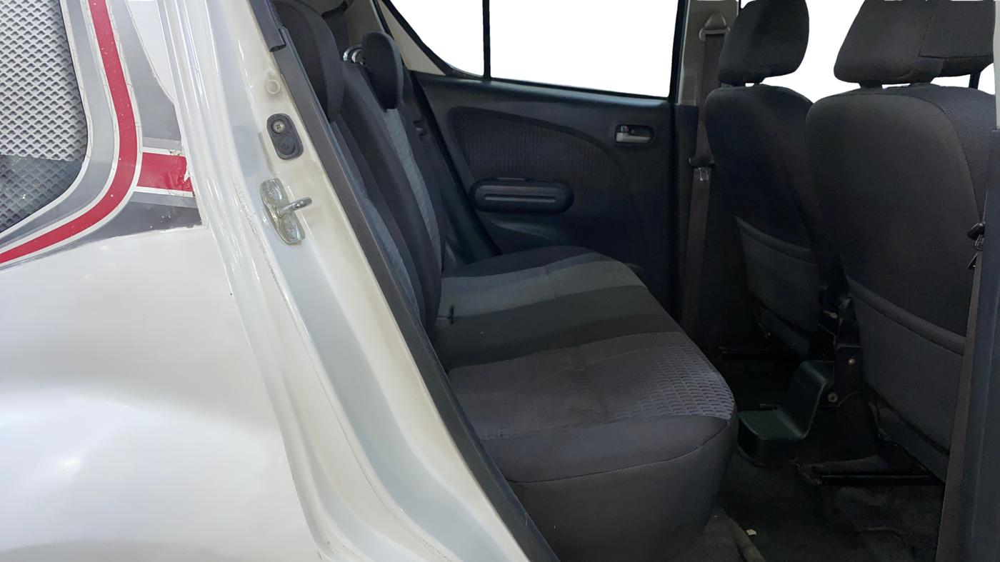 2014 Maruti Ritz VXI, Petrol, Manual, 1,02,864 km, Right Side Rear Door Cabin