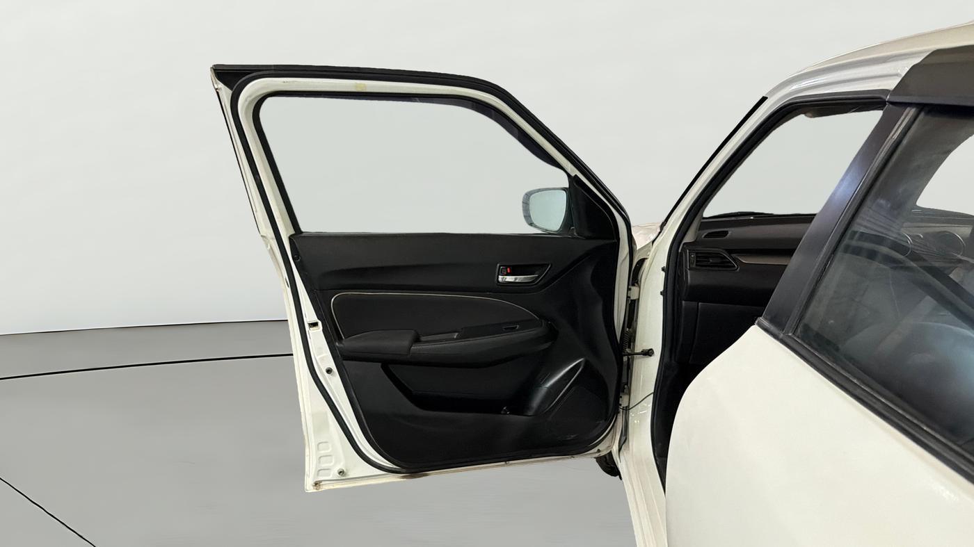 2022 Maruti Swift VXI, Petrol, Manual, 33,721 km, LHS Front Door
