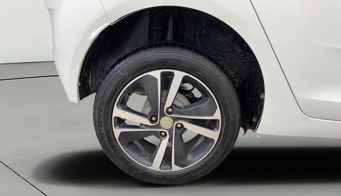 2020 Tata ALTROZ XZ PETROL, Petrol, Manual, 71,504 km, Right Rear Wheel