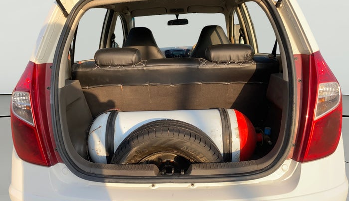 2013 Hyundai i10 MAGNA 1.1, CNG, Manual, 80,438 km, Boot Open Zoomed View