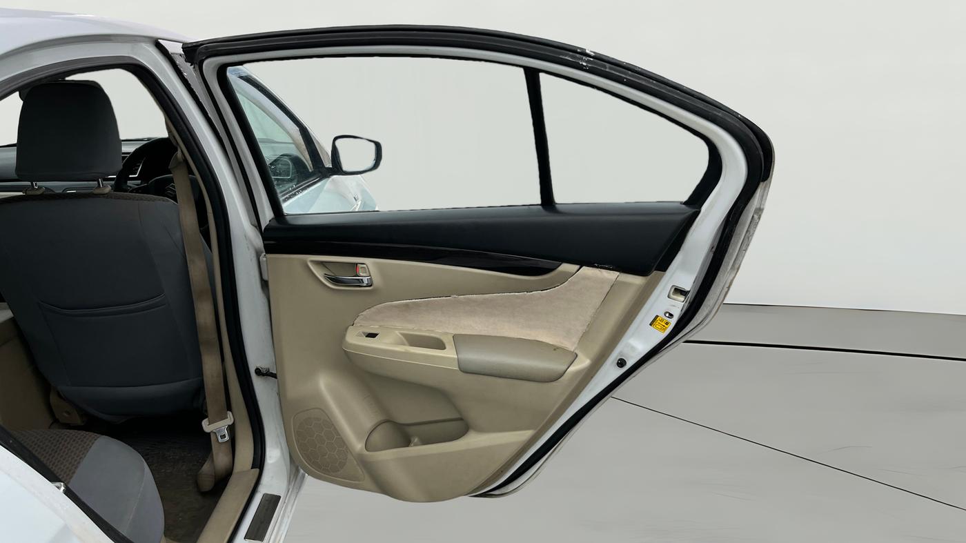2016 Maruti Ciaz VXI+AT, Petrol, Automatic, 1,20,281 km, RHS Rear Door