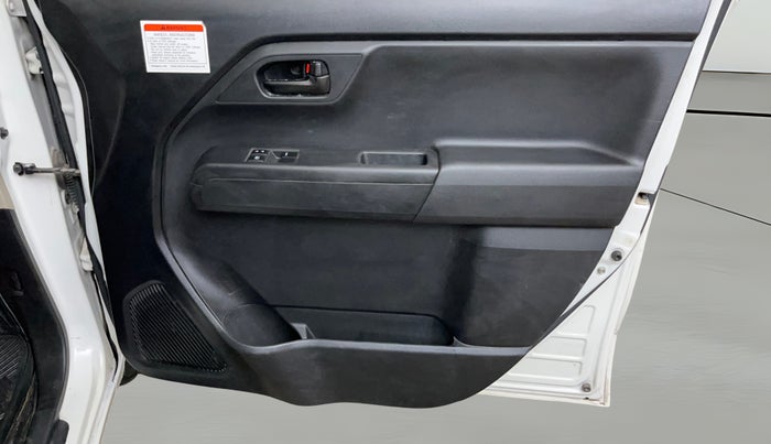 2022 Maruti New Wagon-R LXI CNG 1.0, CNG, Manual, 43,312 km, Driver Side Door Panels Control