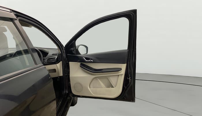 2022 Tata Tiago XZ PLUS CNG, CNG, Manual, 36,460 km, RHS Front Door