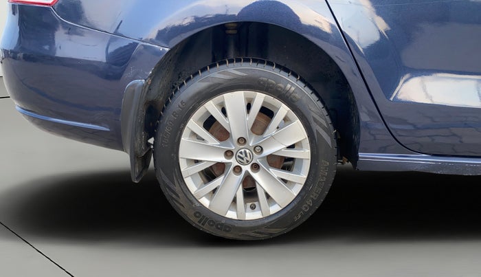 2015 Volkswagen Vento COMFORTLINE DIESEL 1.5, Diesel, Manual, 1,21,148 km, Right Rear Wheel