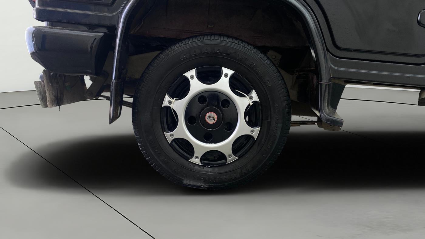 2014 Mahindra Bolero SLX BS-III, Diesel, Manual, 94,581 km, Right Rear Wheel