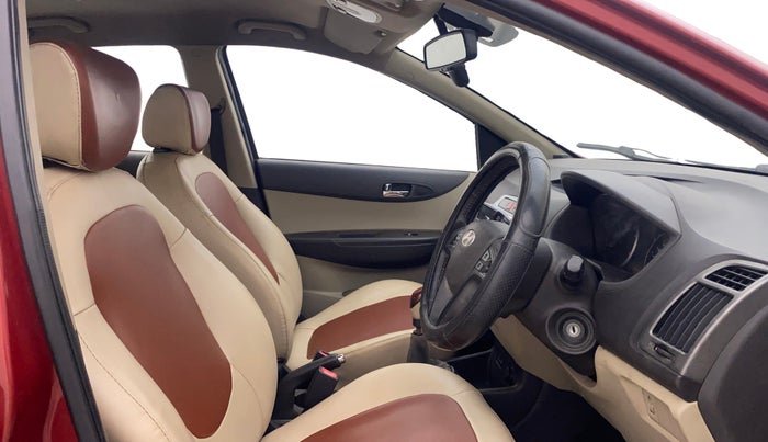 2012 Hyundai i20 SPORTZ 1.2, Petrol, Manual, 1,26,157 km, Right Side Front Door Cabin