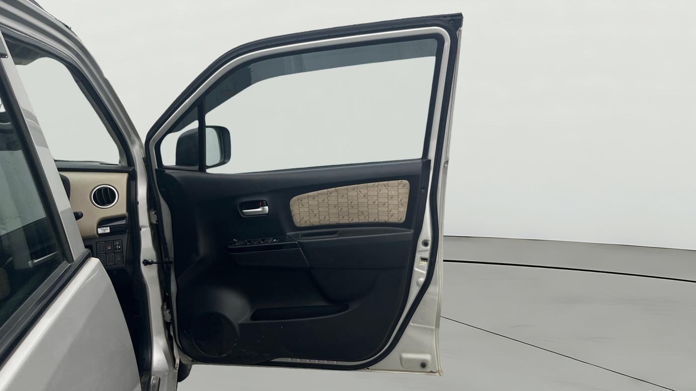 2017 Maruti Wagon R 1.0 VXI AMT, Petrol, Automatic, 26,796 km, RHS Front Door