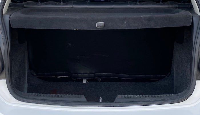 2020 Volkswagen Polo HIGHLINE PLUS 1.0, Petrol, Manual, 43,632 km, Boot Open Zoomed View