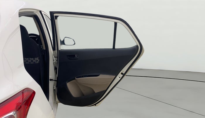 2016 Hyundai Grand i10 MAGNA AT 1.2 KAPPA VTVT, CNG, Automatic, 88,567 km, RHS Rear Door