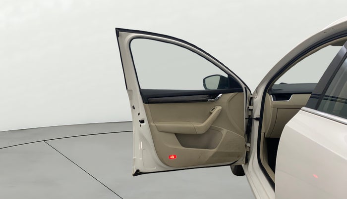 2015 Skoda Octavia ELEGANCE 1.8 TSI AT, Petrol, Automatic, 77,584 km, LHS Front Door