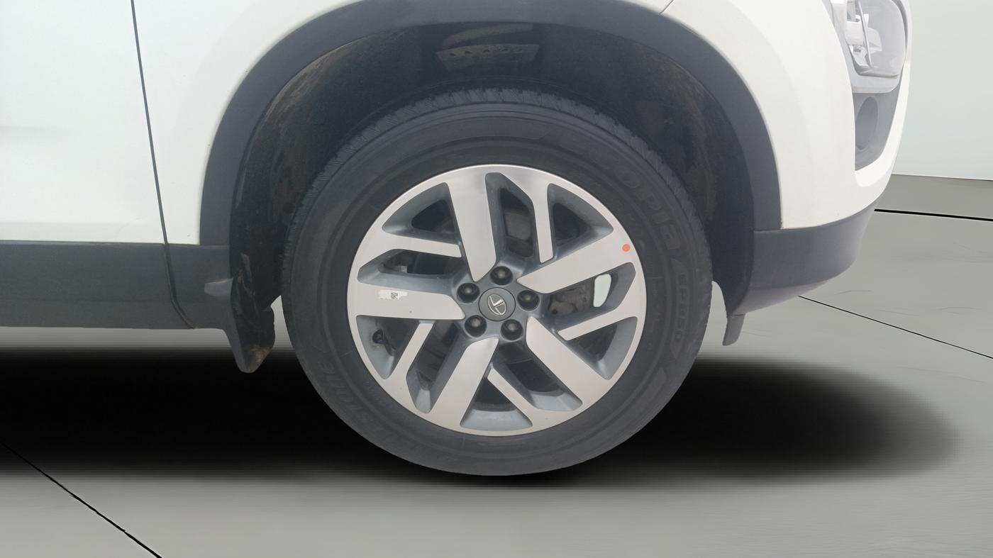 2021 Tata Safari XZ, Diesel, Manual, 64,094 km, Right Front Wheel