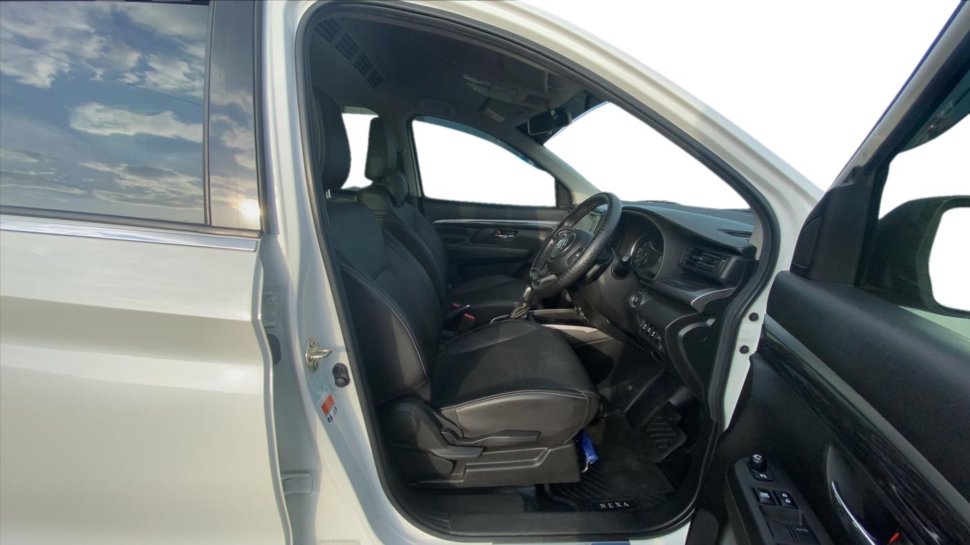 2024 Maruti XL6 ALPHA PLUS AT, Petrol, Automatic, 25,334 km, Right Side Front Door Cabin