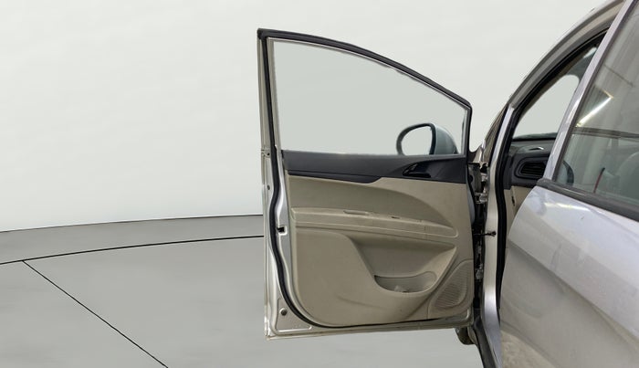 2019 Mahindra MARAZZO M4 8 STR, Diesel, Manual, 77,565 km, LHS Front Door