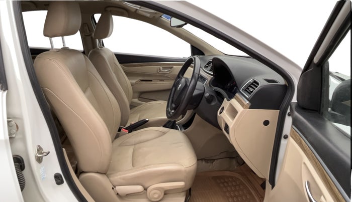 2019 Maruti Ciaz ALPHA 1.5 SHVS PETROL, Petrol, Manual, 64,037 km, Right Side Front Door Cabin