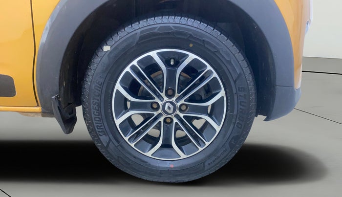 2019 Renault TRIBER RXZ, Petrol, Manual, 37,121 km, Right Front Wheel