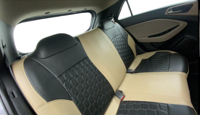 2018 Hyundai Elite i20 ASTA 1.2, Petrol, Manual, 83,985 km, Right Side Rear Door Cabin