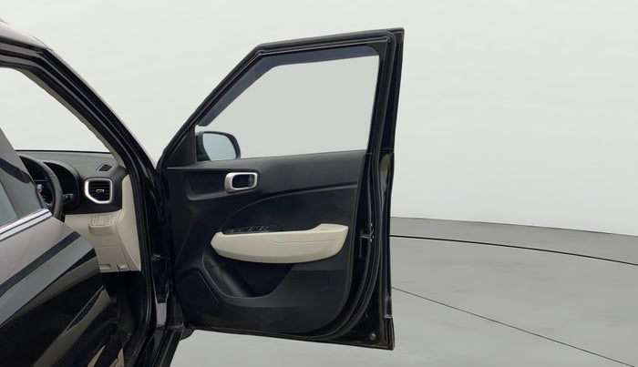 2025 Hyundai VENUE S Plus 1.2 Petrol MT, Petrol, Manual, 7,369 km, RHS Front Door