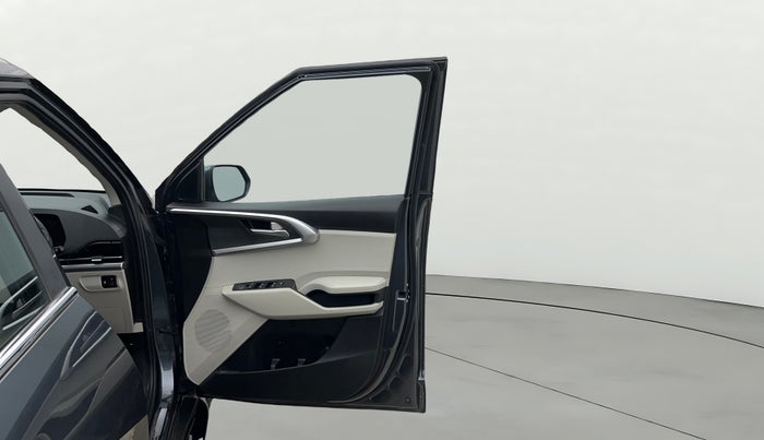 2022 KIA CARENS PRESTIGE 1.5 PETROL 7 STR, Petrol, Manual, 34,307 km, RHS Front Door