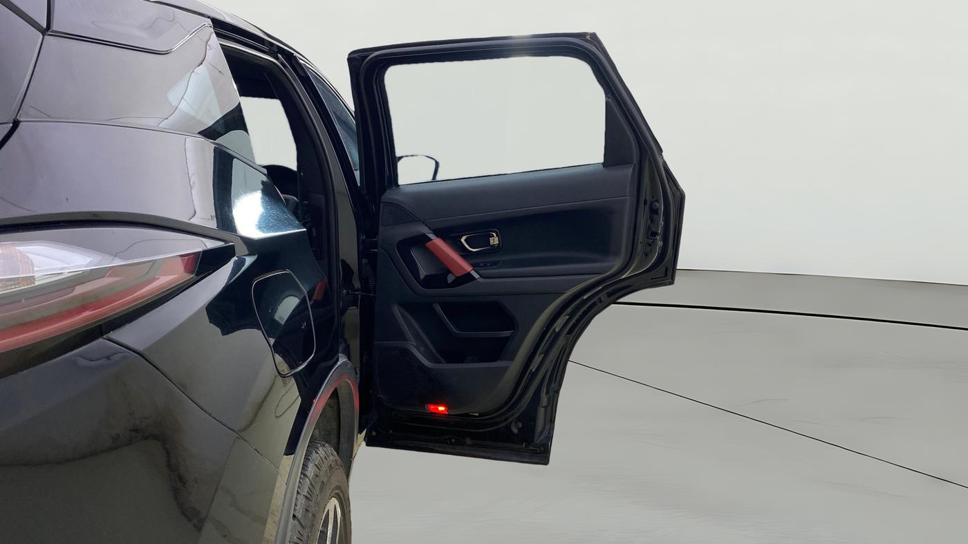 2023 Tata Harrier XZA + O 2.0L RED DARK EDITION 5 STR, Diesel, Automatic, 92,195 km, RHS Rear Door