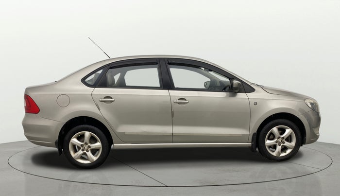 2013 Skoda Rapid ELEGANCE 1.6 MPI MT, Petrol, Manual, 76,819 km, Right Side View