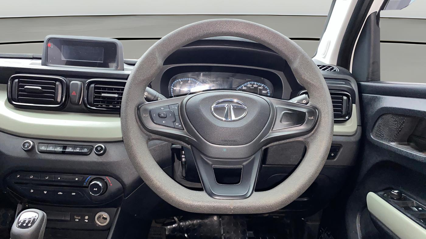2022 Tata PUNCH ADVENTURE MT, Petrol, Manual, 31,956 km, Steering Wheel Close Up