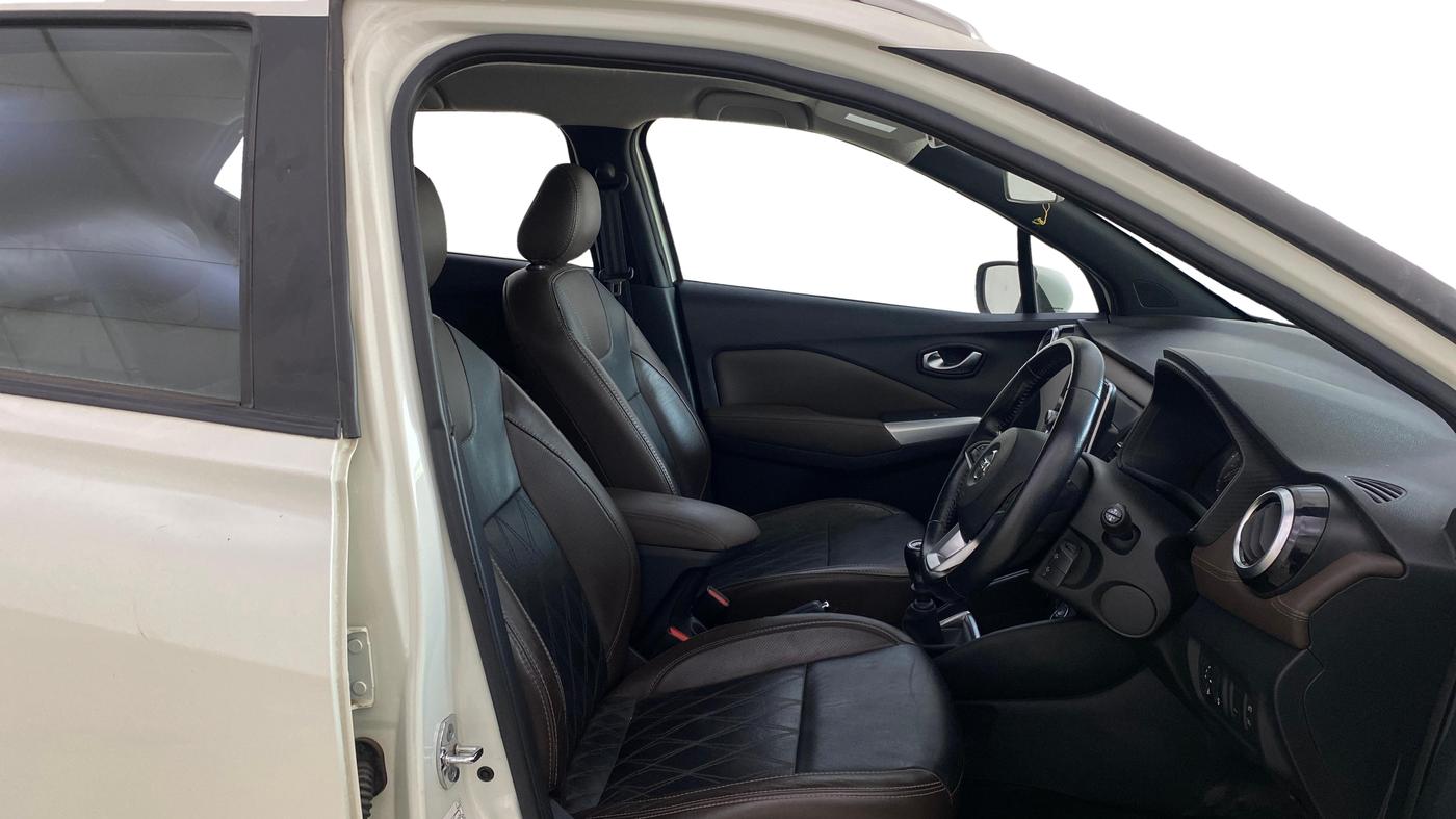 2019 Nissan Kicks XV PREMIUM (O) DIESEL, Diesel, Manual, 45,190 km, Right Side Front Door Cabin