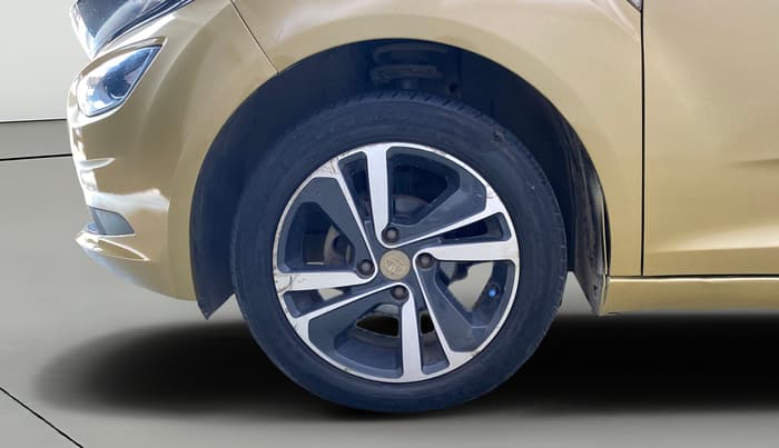 2020 Tata ALTROZ XZ PETROL, Petrol, Manual, 34,743 km, Left Front Wheel