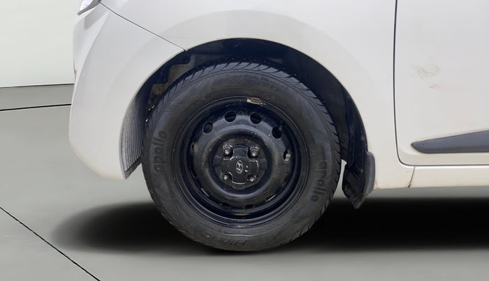 2017 Hyundai Eon ERA +, Petrol, Manual, 39,841 km, Left Front Wheel