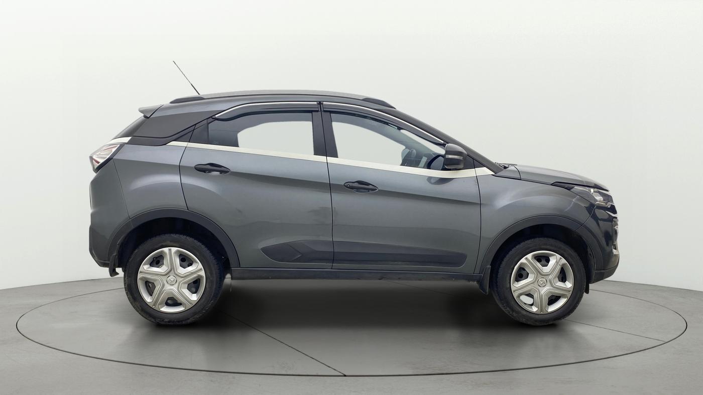 2022 Tata NEXON XMA SUNROOF PETROL, Petrol, Automatic, 35,685 km, Right Side View