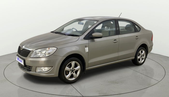 2013 Skoda Rapid ELEGANCE 1.6 MPI MT, Petrol, Manual, 11,245 km, Left Front Diagonal