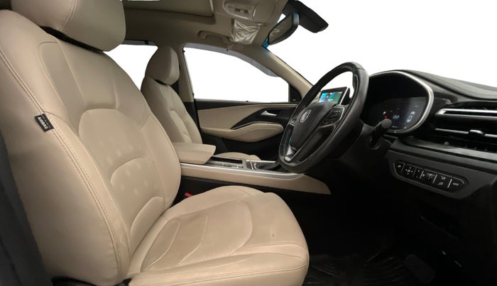 2023 MG HECTOR SHARP PRO 1.5 PETROL TURBO CVT PETROL, Petrol, Automatic, 22,677 km, Right Side Front Door Cabin