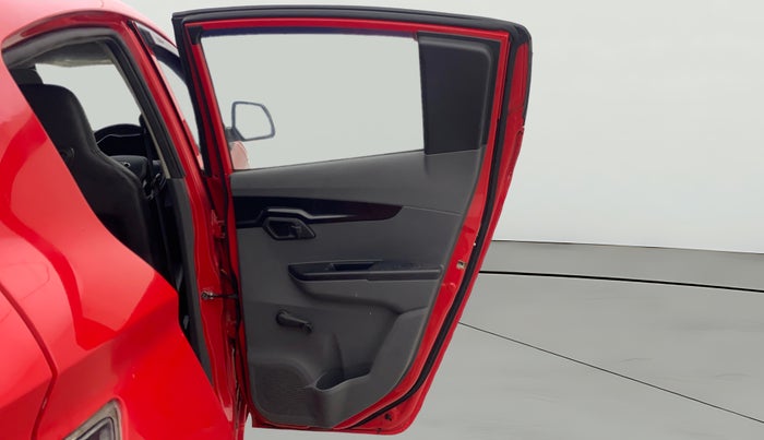 2018 Mahindra KUV 100 NXT K2+ P 6 STR, Petrol, Manual, 24,673 km, RHS Rear Door