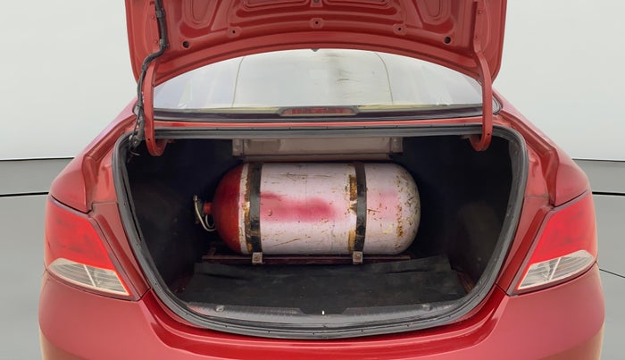 2017 Hyundai Verna FLUIDIC 4S 1.4 VTVT, CNG, Manual, 1,05,023 km, Boot Open Zoomed View