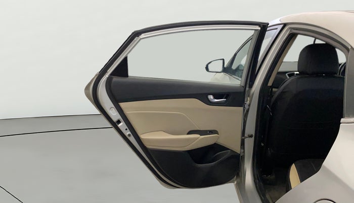 2017 Hyundai Verna 1.6 VTVT SX O, CNG, Manual, 63,998 km, LHS Rear Door