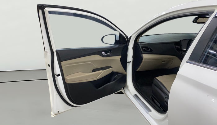 2022 Hyundai Verna SX (O)1.5 VTVT, Petrol, Manual, 45,558 km, LHS Front Door